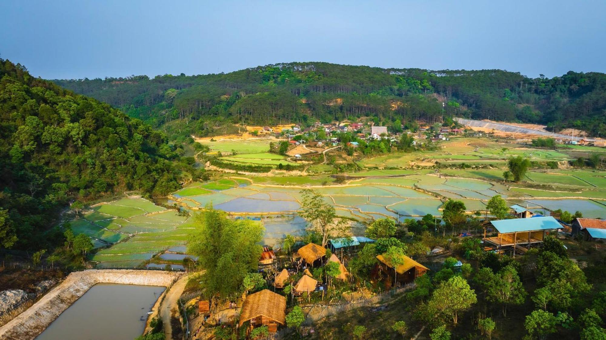 Nha Trong Ban - Homestay Mang Den Kon Von Kla Екстериор снимка