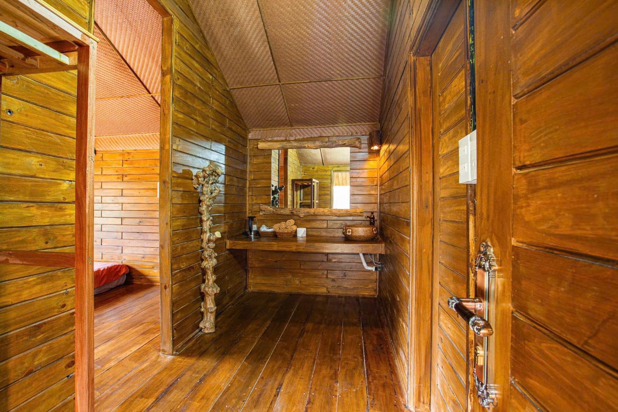 Nha Trong Ban - Homestay Mang Den Kon Von Kla Екстериор снимка
